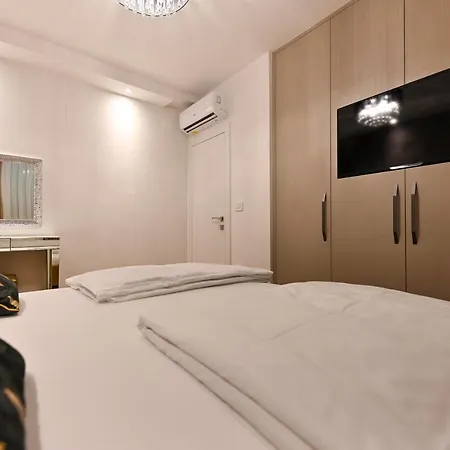 An & Lu With Rooftop Jacuzzi Zadar