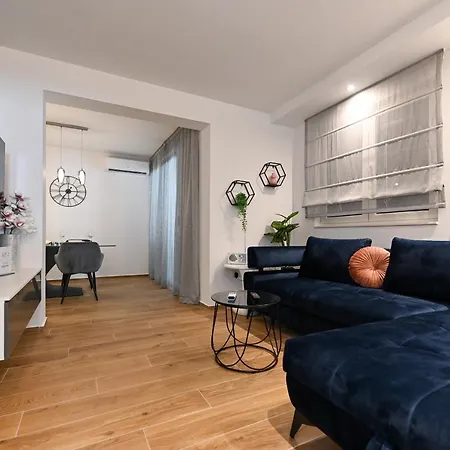 An & Lu With Rooftop Jacuzzi * Zadar