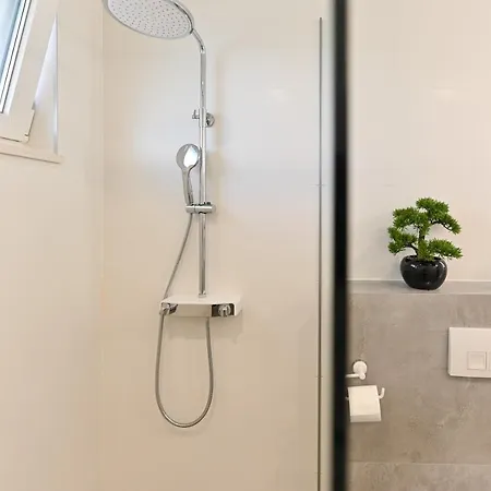 An & Lu With Rooftop Jacuzzi Zadar