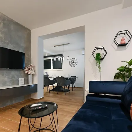 An & Lu With Rooftop Jacuzzi Apartment *