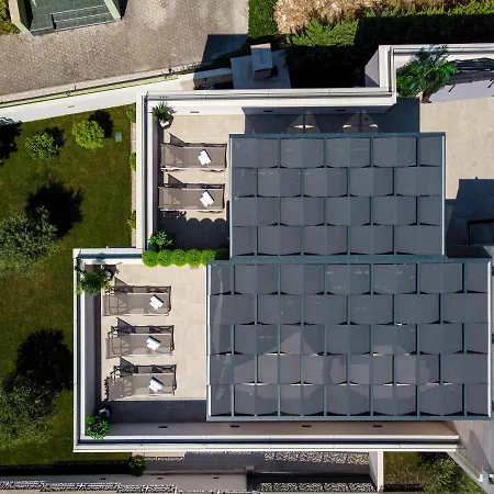 An & Lu With Rooftop Jacuzzi *