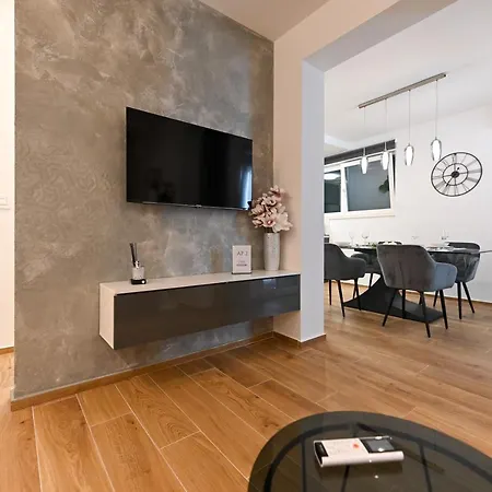 Apartment An & Lu With Rooftop Jacuzzi Zadar