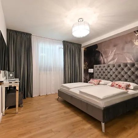 An & Lu With Rooftop Jacuzzi Apartment