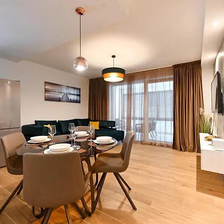 An & Lu With Rooftop Jacuzzi * Zadar