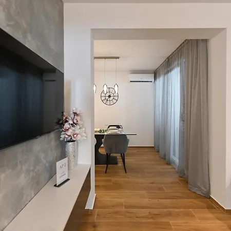 An & Lu With Rooftop Jacuzzi *