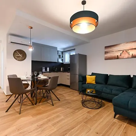 An & Lu With Rooftop Jacuzzi * Zadar