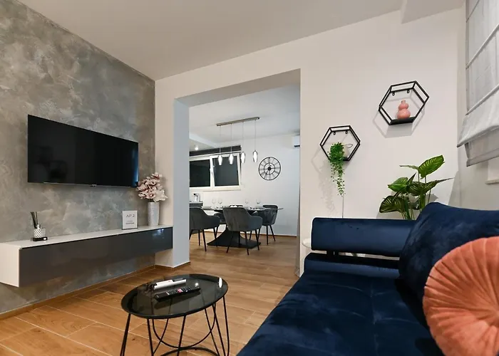 An & Lu With Rooftop Jacuzzi Апартаменты *