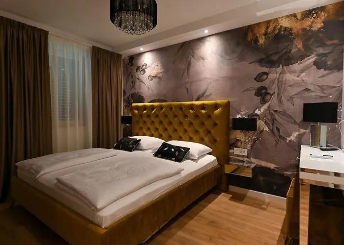 An & Lu With Rooftop Jacuzzi Задар