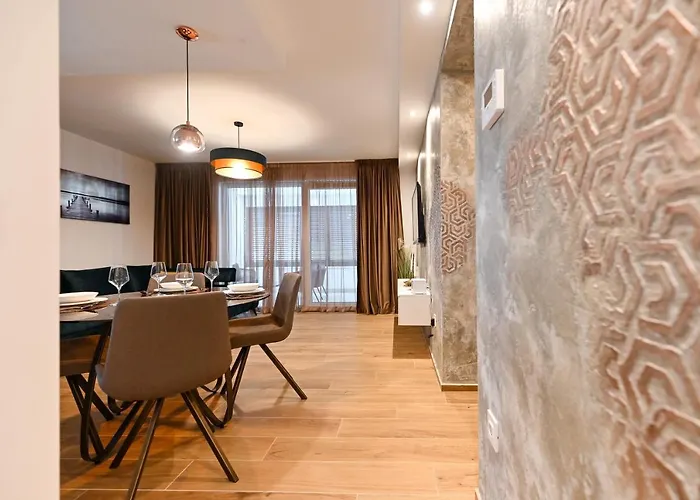 An & Lu With Rooftop Jacuzzi Апартаменты *