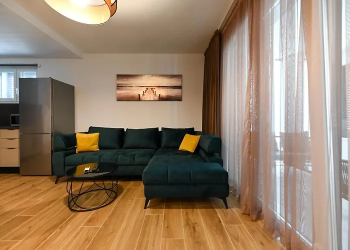 Апартаменты An & Lu With Rooftop Jacuzzi *