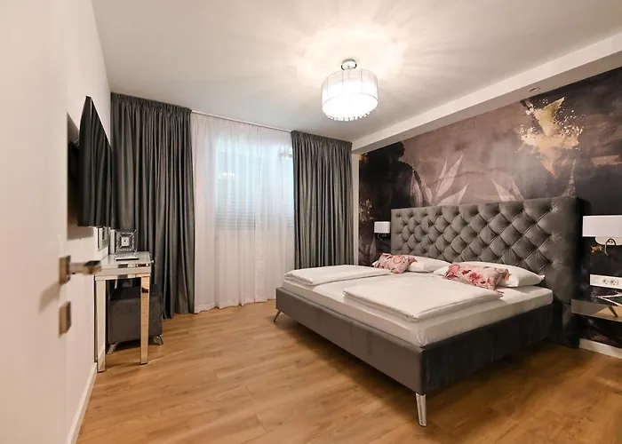 An & Lu With Rooftop Jacuzzi Апартаменты