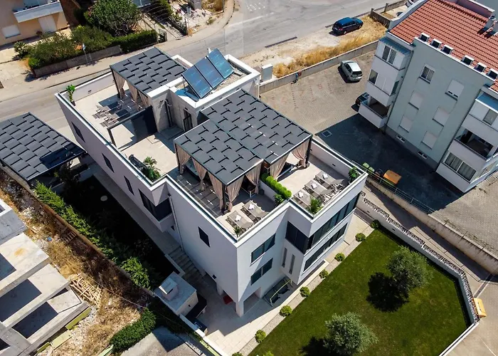 An & Lu With Rooftop Jacuzzi Апартаменты Задар