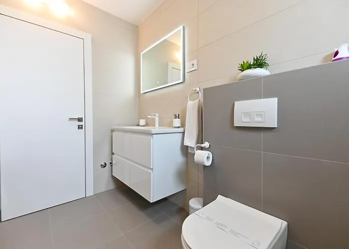 An & Lu With Rooftop Jacuzzi Апартаменты *